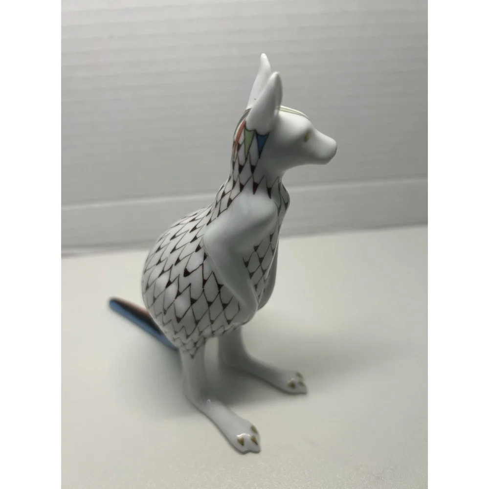 Hollohaza Porcelain Kangaroo Figurine Fishnet excellent condition G51